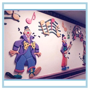 musical-clowns-hospital-art-in-cancer-unit