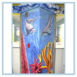 dolphins-on-column-pacu-hospital-design-healthcare-art-3d-fish-and-coral