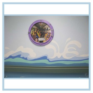 porthole-frame-with-picture-3d-mural-hospital-art-healthcare-design