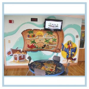 pirate-theme-kids-playroom-treasure-chest-pirate-bird-hospital-design-healthcare