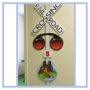 railroad-crossing-mural-for-doctors-office